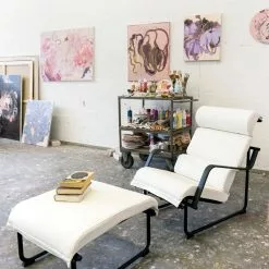 Yrjö Kukkapuro Poltrona Remmi, Nero - Pelle Bianca 11 Yrjö Kukkapuro Poltrona Remmi, Nero - Pelle Bianca -Sedie negozio Remmi rahi valkoinen ateljeessa