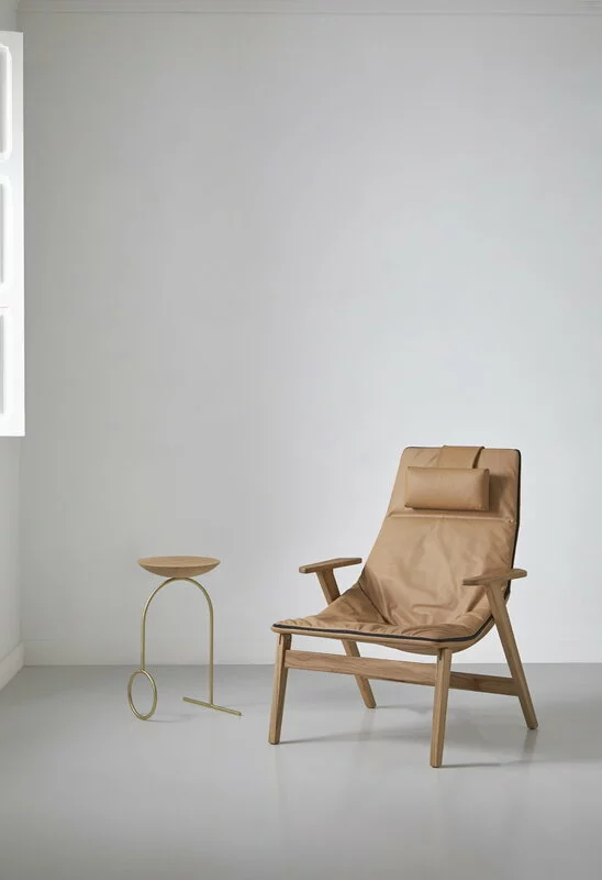 Viccarbe Poltrona Ace, Rovere Opaco - Pelle Ocra 2 Viccarbe Poltrona Ace, Rovere Opaco - Pelle Ocra - immagine 2