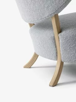 &Tradition Poltrona Wulff ATD2, Karandash 005 - Rovere 7 &Tradition Poltrona Wulff ATD2, Karandash 005 - Rovere -Sedie negozio Wulff ATD2 Oiled oak w karandash 005 closeup from back 1