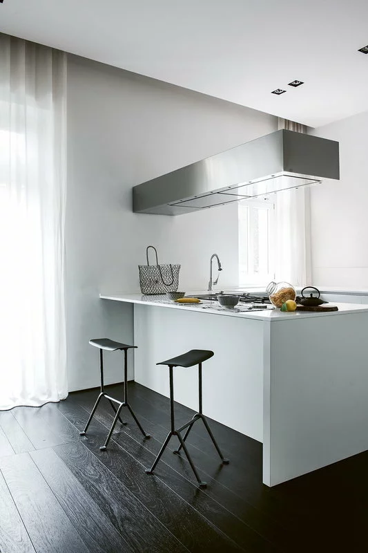 Magis Sgabello Da Bar Officina, Alto, Zincato, Nero 4 Magis Sgabello Da Bar Officina, Alto, Zincato, Nero - immagine 4