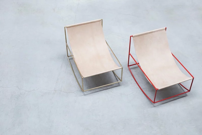 Valerie_objects Rocking Chair, Ottone - Pelle 4 Valerie_objects Rocking Chair, Ottone - Pelle - immagine 4