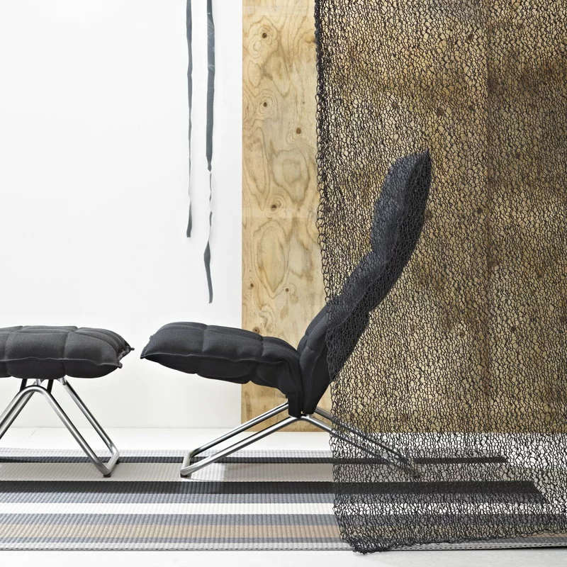 Woodnotes Poggiapiedi K, Stretto, Base Tubolare, Nero 2 Woodnotes Poggiapiedi K, Stretto, Base Tubolare, Nero - immagine 2